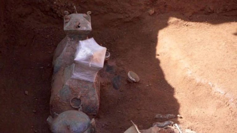 Tombe di 2000 anni fa trovate in Cina: all’interno un vaso contenente “l’elisir di Lunga vita”