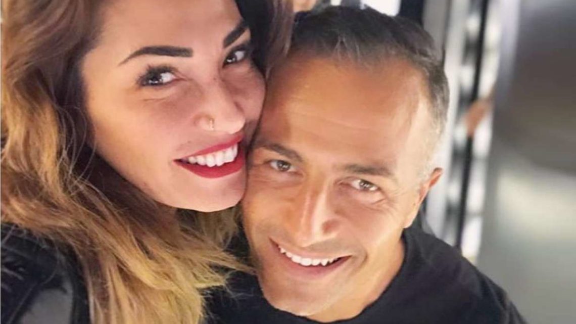 Ida Platano e Riccardo Guarnieri si sono lasciati di nuovo? Lei non porta più l’anello Ida Platano e Riccardo Guarnieri si sono lasciati di nuovo? Lei non porta più l’anello