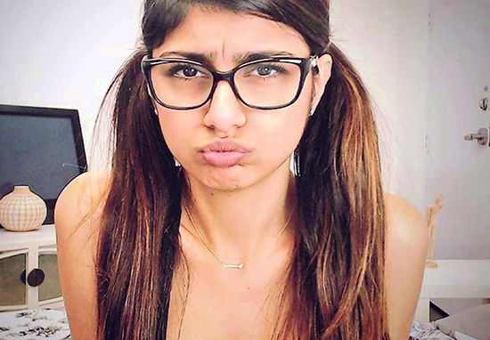 Mia Khalifa si pente: “Non fate porno! Mi perseguiterà per sempre”