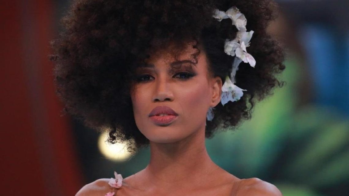 Chi è Romina Mosso Morais Gomes, la Madre Natura di Ciao Darwin 7 di stasera? Chi è Romina Mosso Morais Gomes, la Madre Natura di Ciao Darwin 7 di stasera?