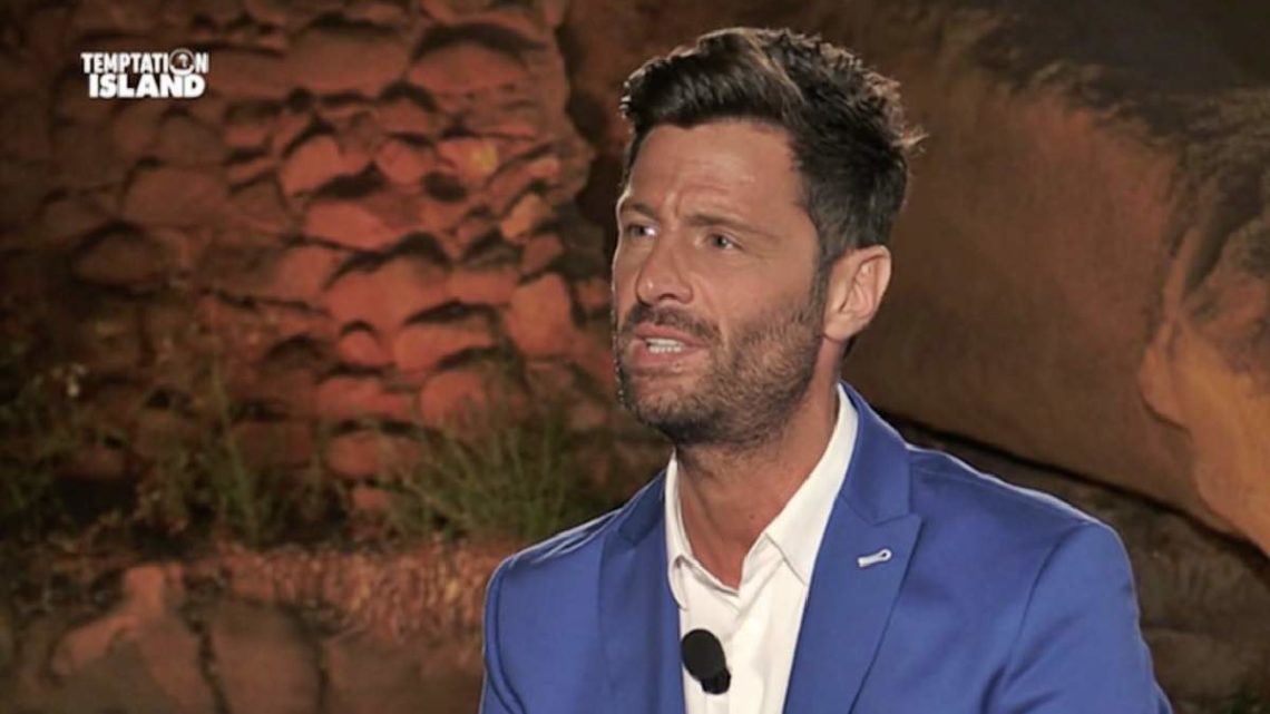 Temptation Island 2020, una coppia ha lasciato il villaggio: ecco di chi si tratta Temptation Island 2020, una coppia ha lasciato il villaggio: ecco di chi si tratta