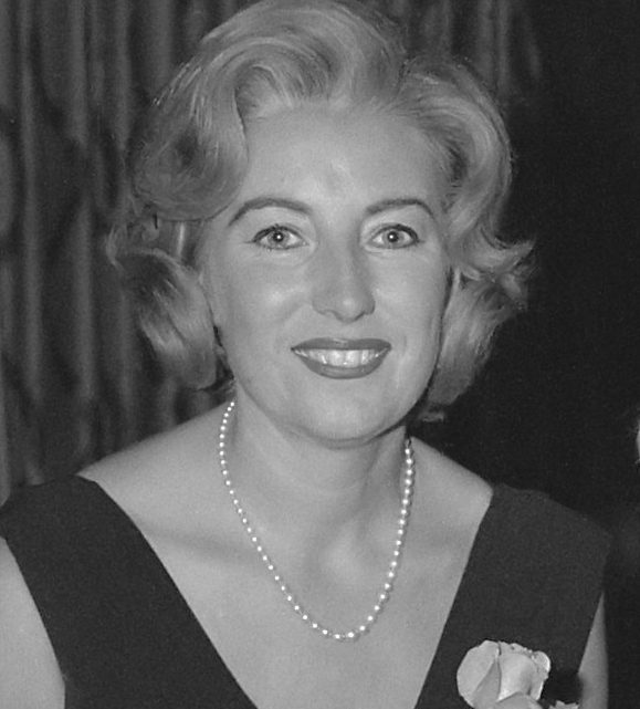 Addio Vera Lynn: la cantante più amata della seconda guerra mondiale Addio Vera Lynn: la cantante più amata della seconda guerra mondiale