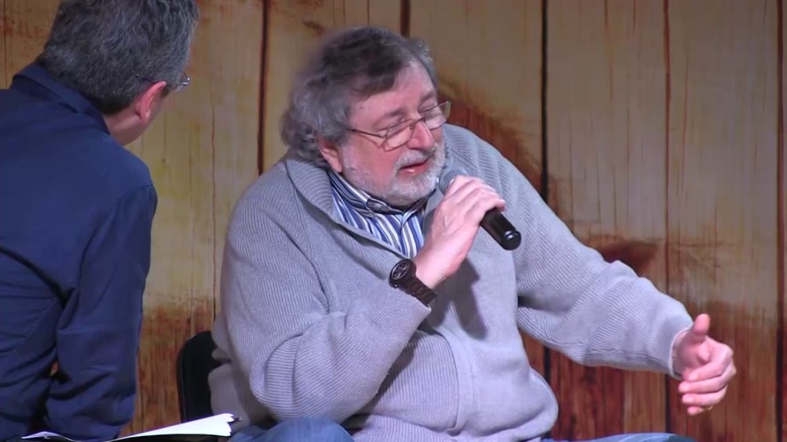 La rivelazione di Francesco Guccini al Corriere: “Mai stato comunista. Semmai mi sentivo anarcoide” La rivelazione di Francesco Guccini al Corriere: “Mai stato comunista. Semmai mi sentivo anarcoide”