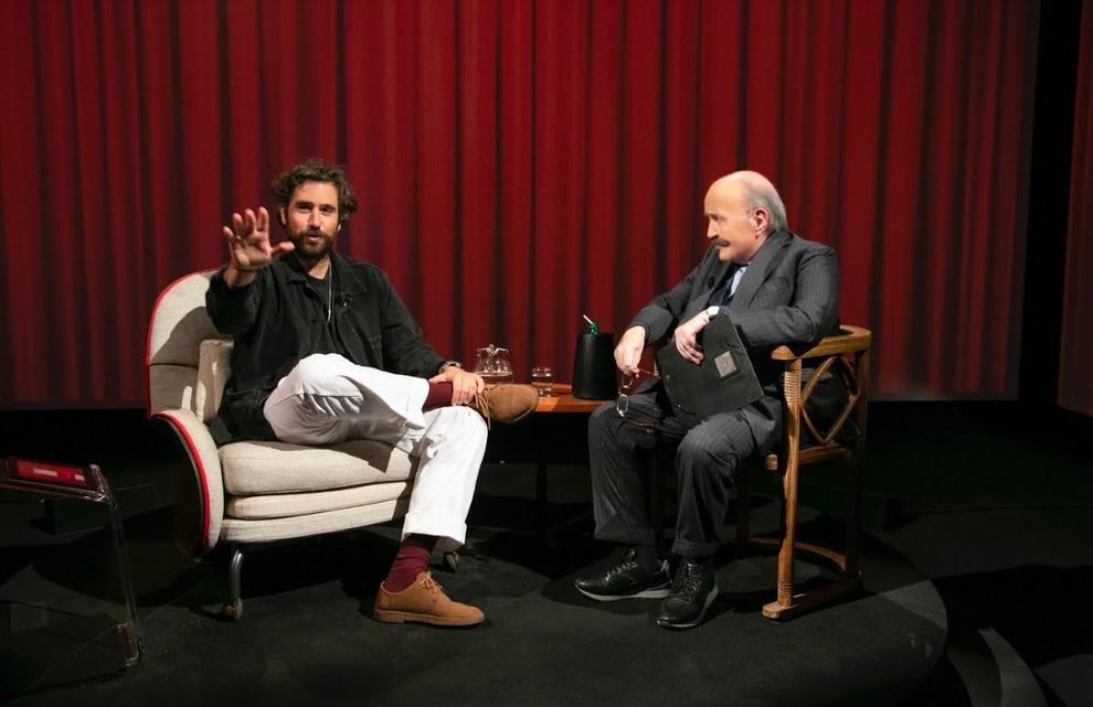 Tommaso Paradiso a Maurizio Costanzo tra l’abbandono del padre e lo scioglimento dei Thegiornalisti Tommaso Paradiso a Maurizio Costanzo tra l’abbandono del padre e lo scioglimento dei Thegiornalisti