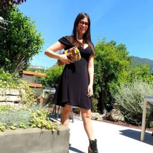 Che fine ha fatto Sara Tommasi, dal successo agli eccessi e alla rinascita (con brano dance – Vis a Vis)