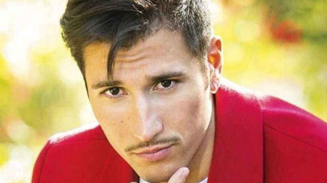Chi è Gianmarco Onestini, tra GF 16 e Grand Hermano: curiosità e biografia Chi è Gianmarco Onestini, tra GF 16 e Grand Hermano: curiosità e biografia