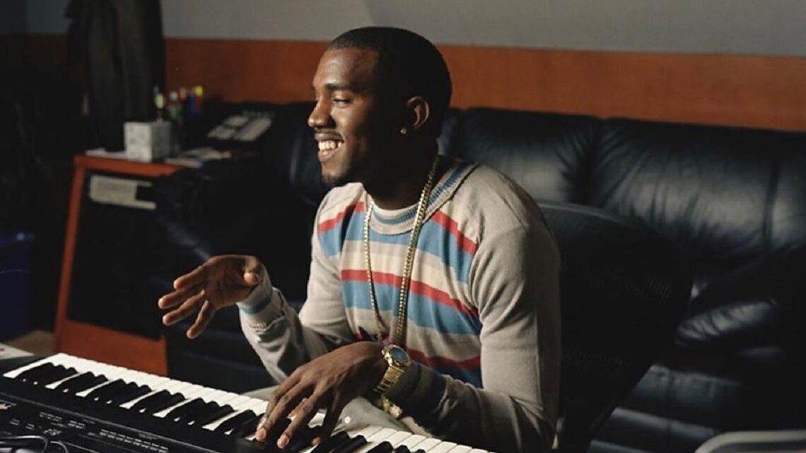 Kayne West spende 30 mila dollari per firme elettorali Kayne West spende 30 mila dollari per firme elettorali