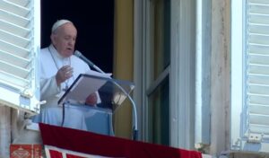 Papa Francesco durante l'angelus del 12 luglio 2020