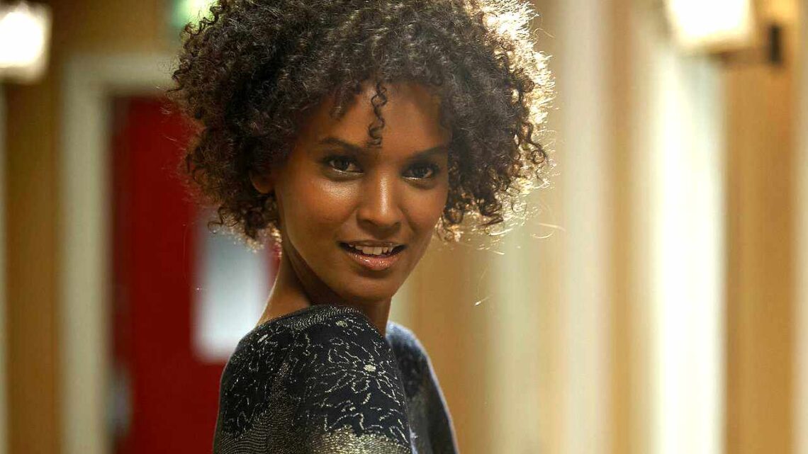La storia vera di Waris Dirie, la attivista che ha ispirato Fiore del Deserto: curiosità e biografia La storia vera di Waris Dirie, la attivista che ha ispirato Fiore del Deserto: curiosità e biografia