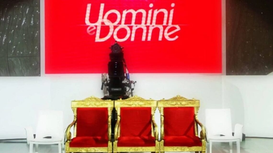 Uomini e Donne, quando inizia la nuova stagione? L’indiscrezione Uomini e Donne, quando inizia la nuova stagione? L’indiscrezione