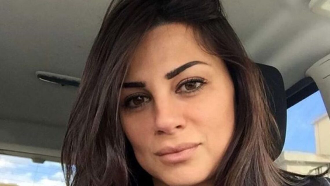 Serena Enardu si scusa dopo le foto della torta con la svastica: “Siamo state superficiali” Serena Enardu si scusa dopo le foto della torta con la svastica: “Siamo state superficiali”