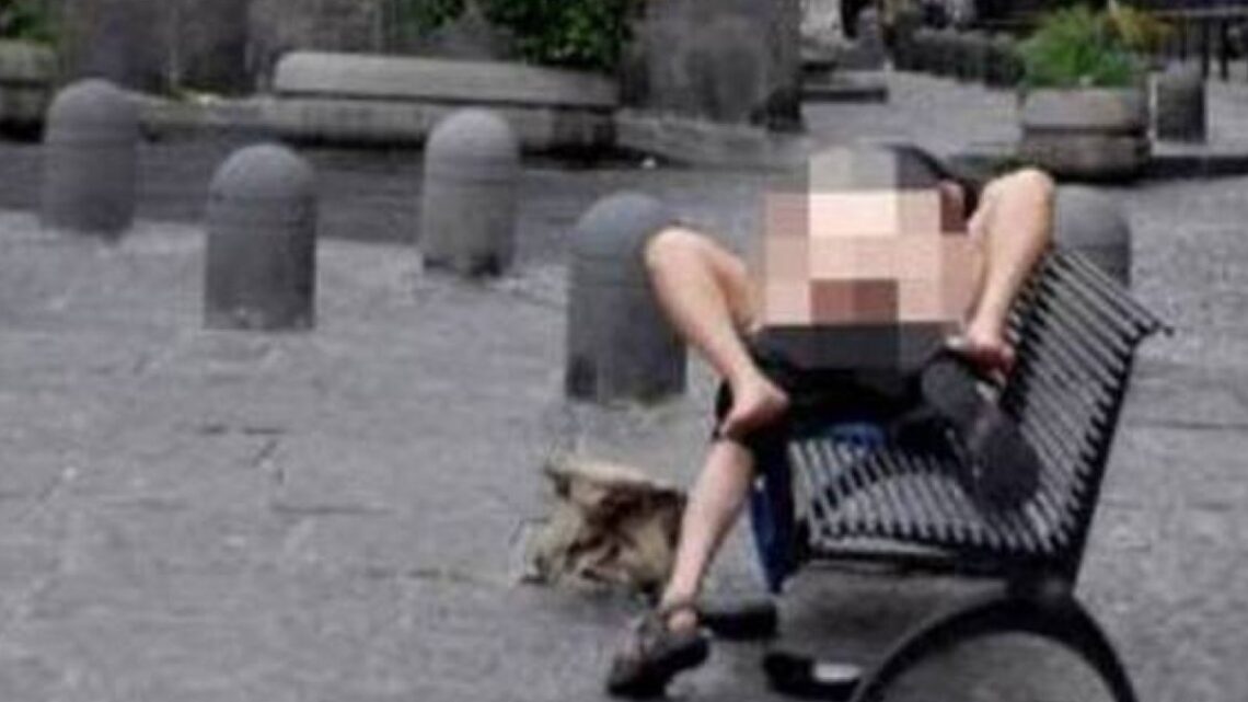 Coppia di 20enni lo fa nella piazza centrale di Crema: non sarebbe la prima volta Coppia di 20enni lo fa nella piazza centrale di Crema: non sarebbe la prima volta