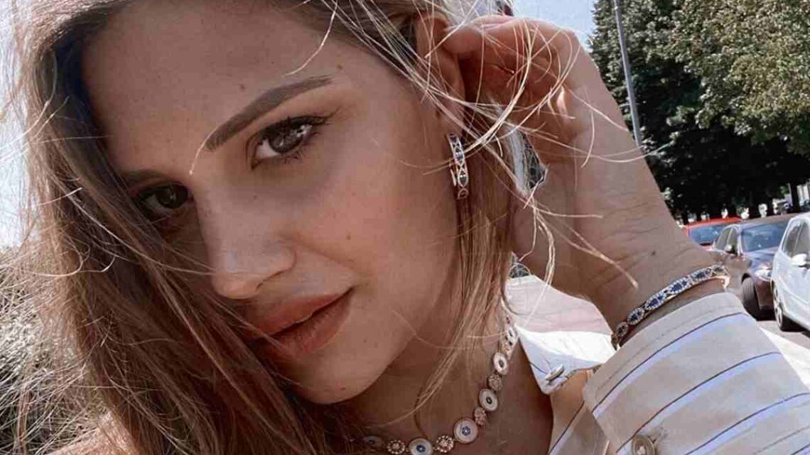 Beatrice Valli, la risposta sulle donne senza figli fa scoppiare la polemica: ecco cosa ha detto l’ex corteggiatrice Beatrice Valli, la risposta sulle donne senza figli fa scoppiare la polemica: ecco cosa ha detto l’ex corteggiatrice