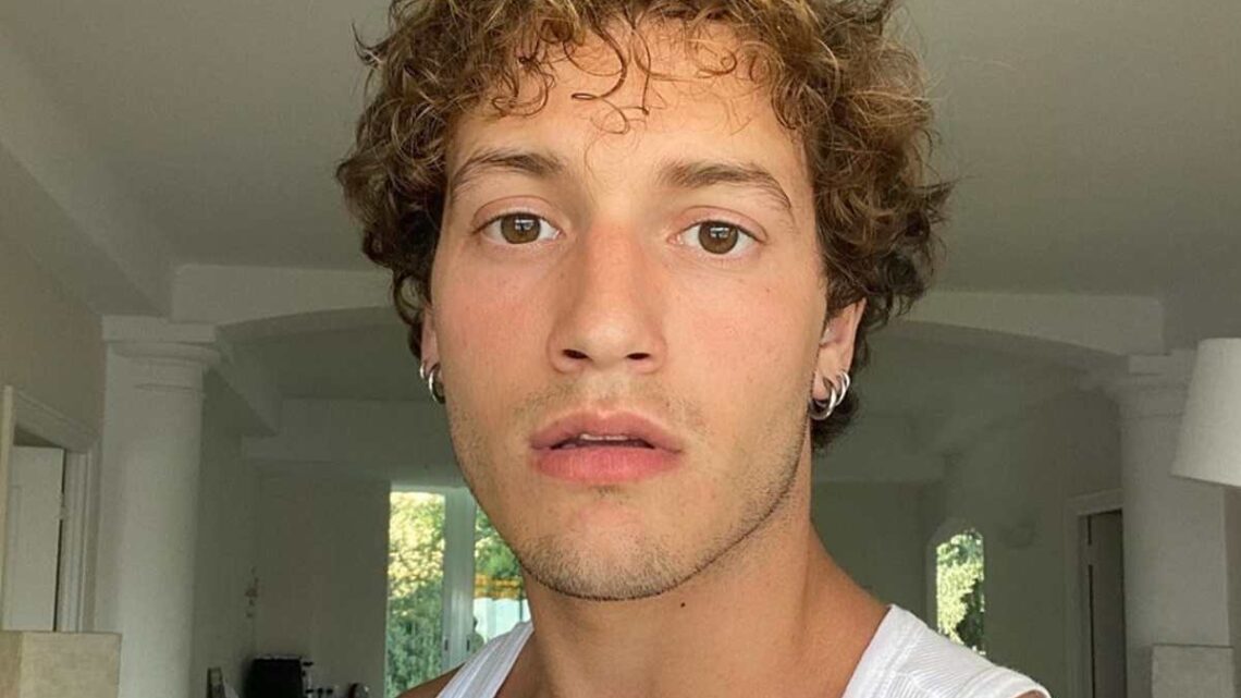 Chi è Gabriele Esposito, il presunto fidanzato di Mamhood: biografia e carriera del ballerino di Amici Chi è Gabriele Esposito, il presunto fidanzato di Mamhood: biografia e carriera del ballerino di Amici