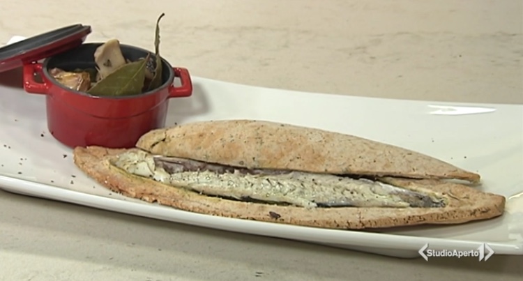 Cotto e Mangiato, ricetta 23 settembre 2020: branzino in crosta con funghi porcini