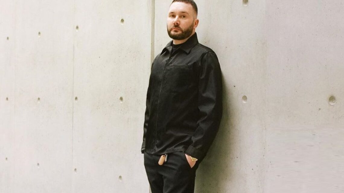 Chi è Kim Jones, il nuovo direttore artistico delle collezioni Donna di Fendi Chi è Kim Jones, il nuovo direttore artistico delle collezioni Donna di Fendi
