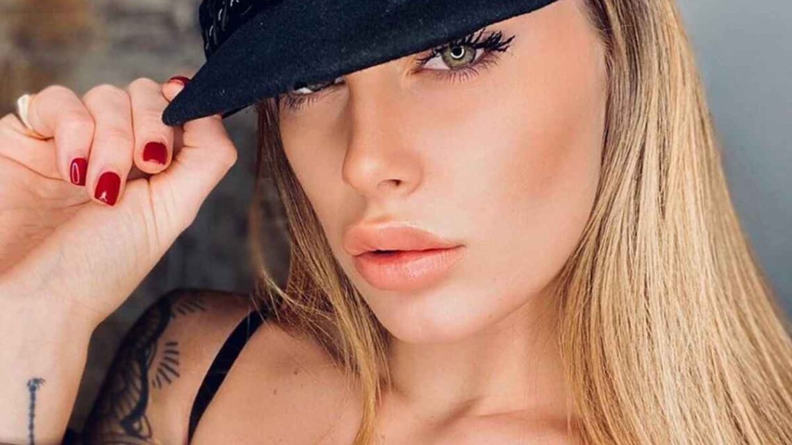 Uomini e Donne, dubbi sull’età di Sophie Codegoni: la nuova tronista non ha 18 anni? L’indiscrezione Uomini e Donne, dubbi sull’età di Sophie Codegoni: la nuova tronista non ha 18 anni? L’indiscrezione