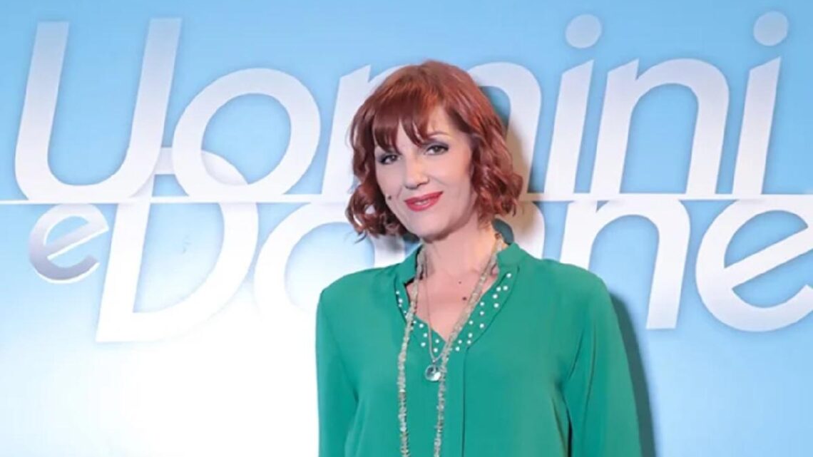 Chi è Tinì Cansino? Età e carriera dell’attrice e opinionista di Uomini e Donne Chi è Tinì Cansino? Età e carriera dell’attrice e opinionista di Uomini e Donne