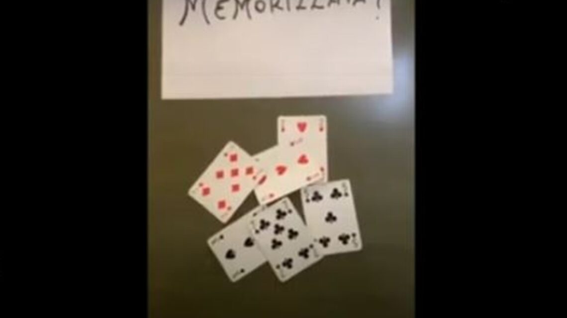 “Memorizza una carta”, il video della carta che scompare è virale: il trucco è semplice “Memorizza una carta”, il video della carta che scompare è virale: il trucco è semplice