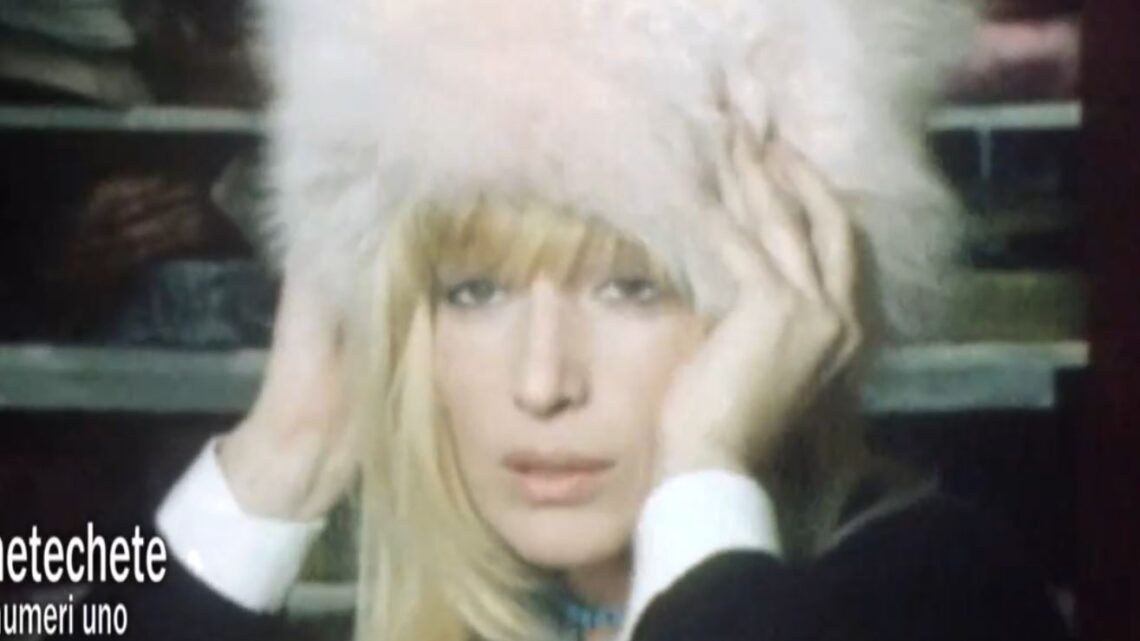 Monica Vitti oggi: la malattia degenerativa e l’amorevole assistenza del marito Roberto Russo Monica Vitti oggi: la malattia degenerativa e l’amorevole assistenza del marito Roberto Russo