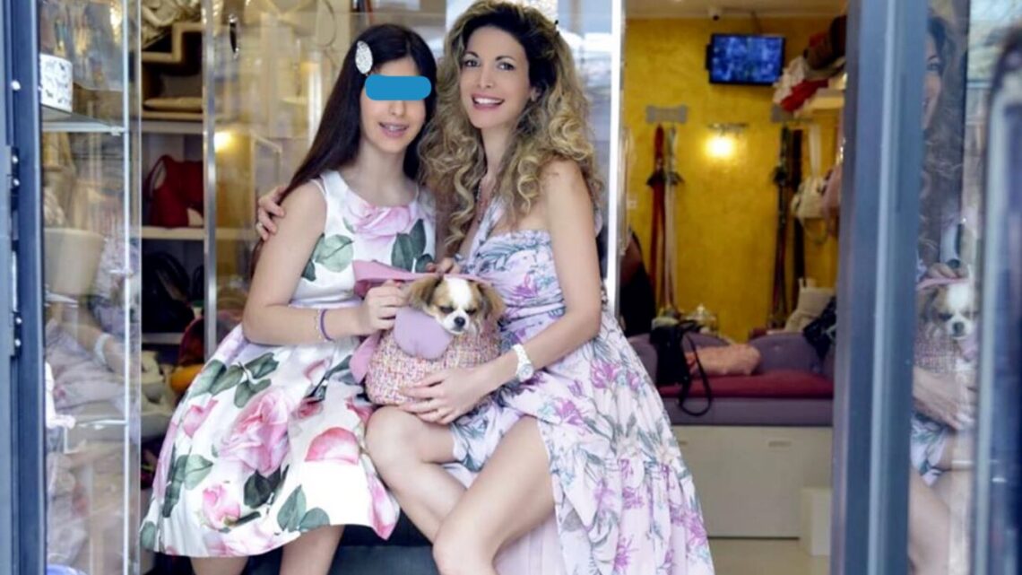 La figlia di Maria Monsé, Perla, è rifatta? L’accusa alla showgirl