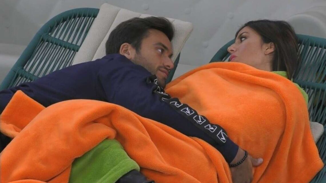 Elisabetta Gregoraci e Pierpaolo Pretelli sempre più vicini al Grande Fratello Vip: Stefania Orlando lo mette in guardia Elisabetta Gregoraci e Pierpaolo Pretelli sempre più vicini al Grande Fratello Vip: Stefania Orlando lo mette in guardia
