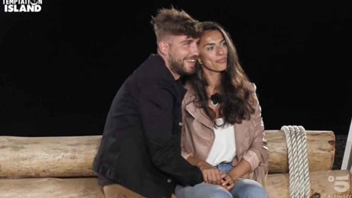 Temptation Island Nip, Salvo e Francesca dopo il falò sono usciti insieme: “L’importante è avere voglia di riprovarci” Temptation Island Nip, Salvo e Francesca dopo il falò sono usciti insieme: “L’importante è avere voglia di riprovarci”