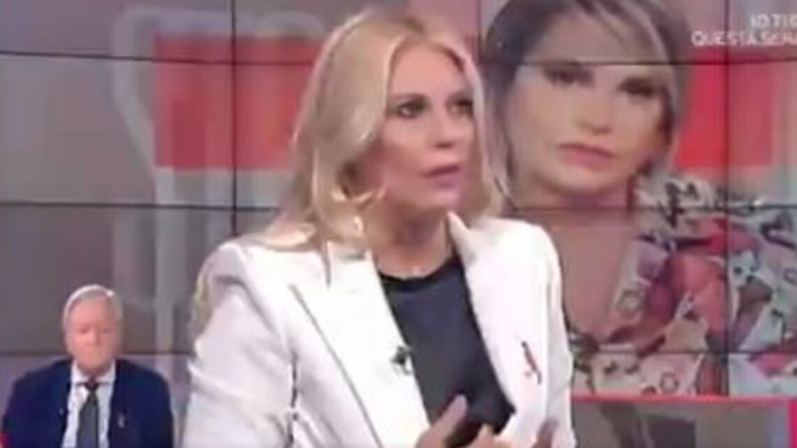 Eleonora Daniele all’attacco della Ferragni: “Non le ho sentito dire nulla riguardo al Covid”. Twitter non perdona Eleonora Daniele all’attacco della Ferragni: “Non le ho sentito dire nulla riguardo al Covid”. Twitter non perdona