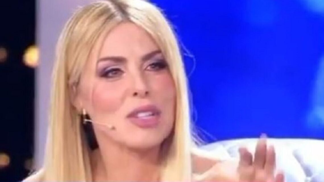 Grande Fratello VIP, la delusione della Lecciso ad Oggi: “Signorini si è fatto vivo ed è sparito” Grande Fratello VIP, la delusione della Lecciso ad Oggi: “Signorini si è fatto vivo ed è sparito”