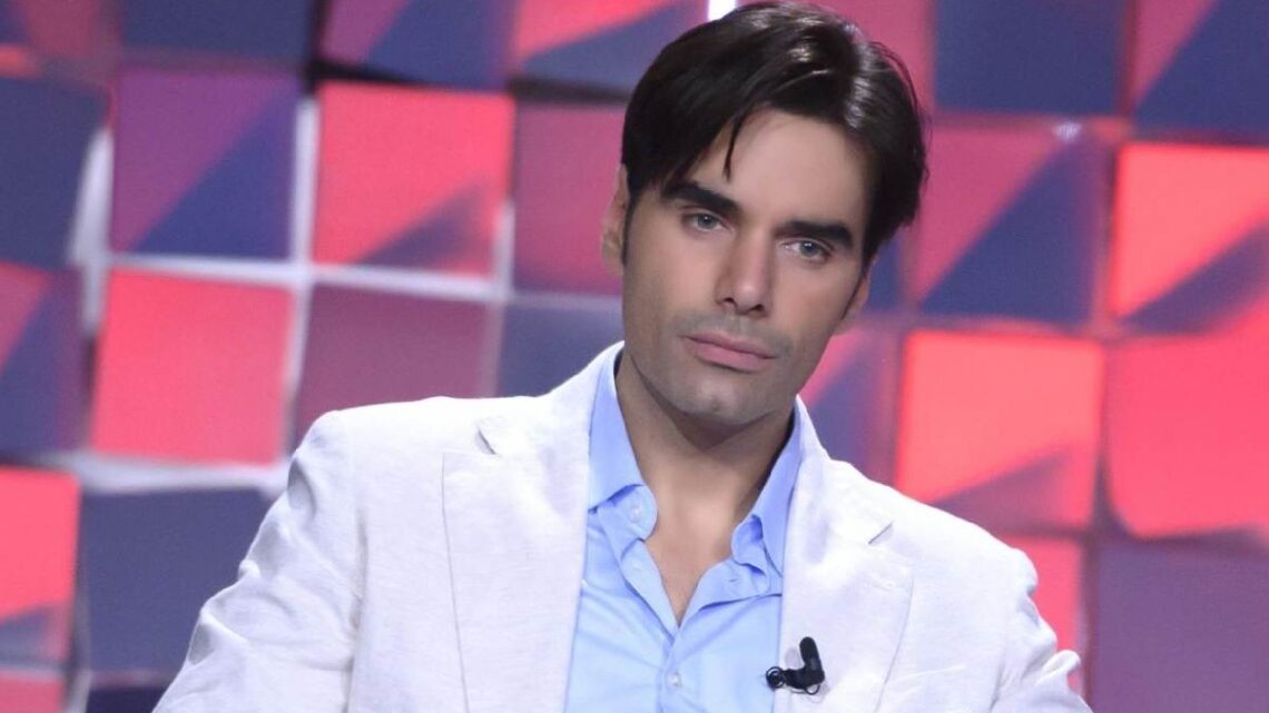 Massimiliano Morra a Verissimo svela: “Adua? L’ho corteggiata tanto e insistentemente” Massimiliano Morra a Verissimo svela: “Adua? L’ho corteggiata tanto e insistentemente”