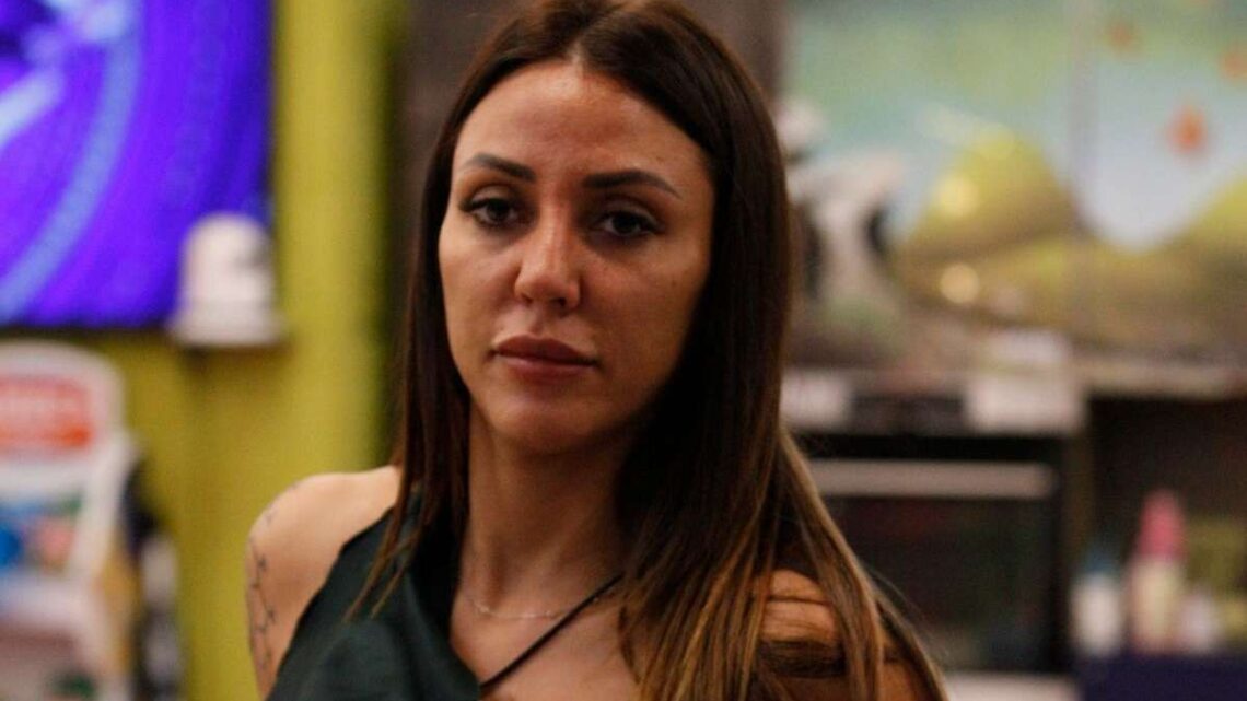Selvaggia Roma in lacrime al Grande Fratello Vip: “Eravamo in trappola” Selvaggia Roma in lacrime al Grande Fratello Vip: “Eravamo in trappola”