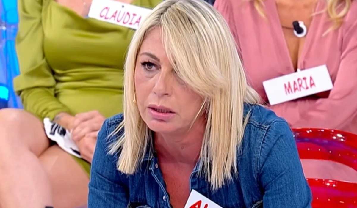 Uomini e Donne oggi Aurora svela i suoi sentimenti per Giancarlo, Sperti li accusa