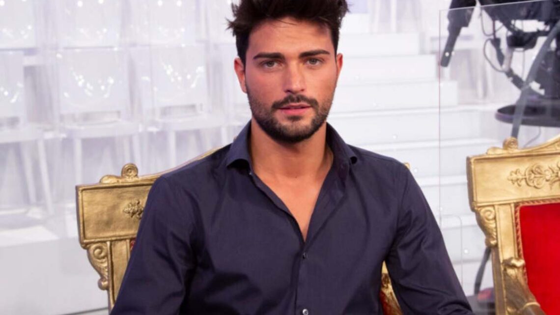 Uomini e Donne, oggi: Davide pazzo di Beatrice, in studio torna Lucrezia Uomini e Donne, oggi: Davide pazzo di Beatrice, in studio torna Lucrezia