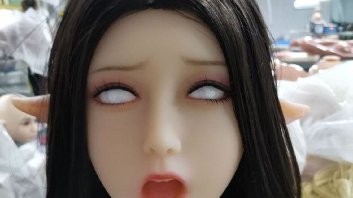 Sex Dolls a tema “horror”: fantasmi, vampiri e mostri passano di produzione in una nota azienda di bambole del sesso Sex Dolls a tema “horror”: fantasmi, vampiri e mostri passano di produzione in una nota azienda di bambole del sesso
