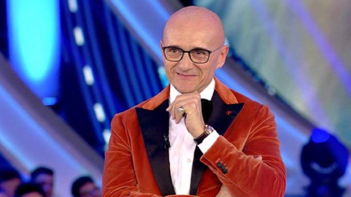 Alfonso Signorini, retroscena su un gieffino: “Diceva che si sarebbe dimenticato della fidanzata nella casa” Alfonso Signorini, retroscena su un gieffino: “Diceva che si sarebbe dimenticato della fidanzata nella casa”