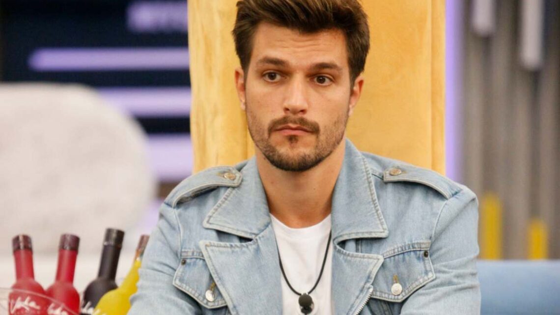 Andrea Zelletta svela di aver fatto il furbo a Uomini e Donne: “Spiavo tutto” Andrea Zelletta svela di aver fatto il furbo a Uomini e Donne: “Spiavo tutto”