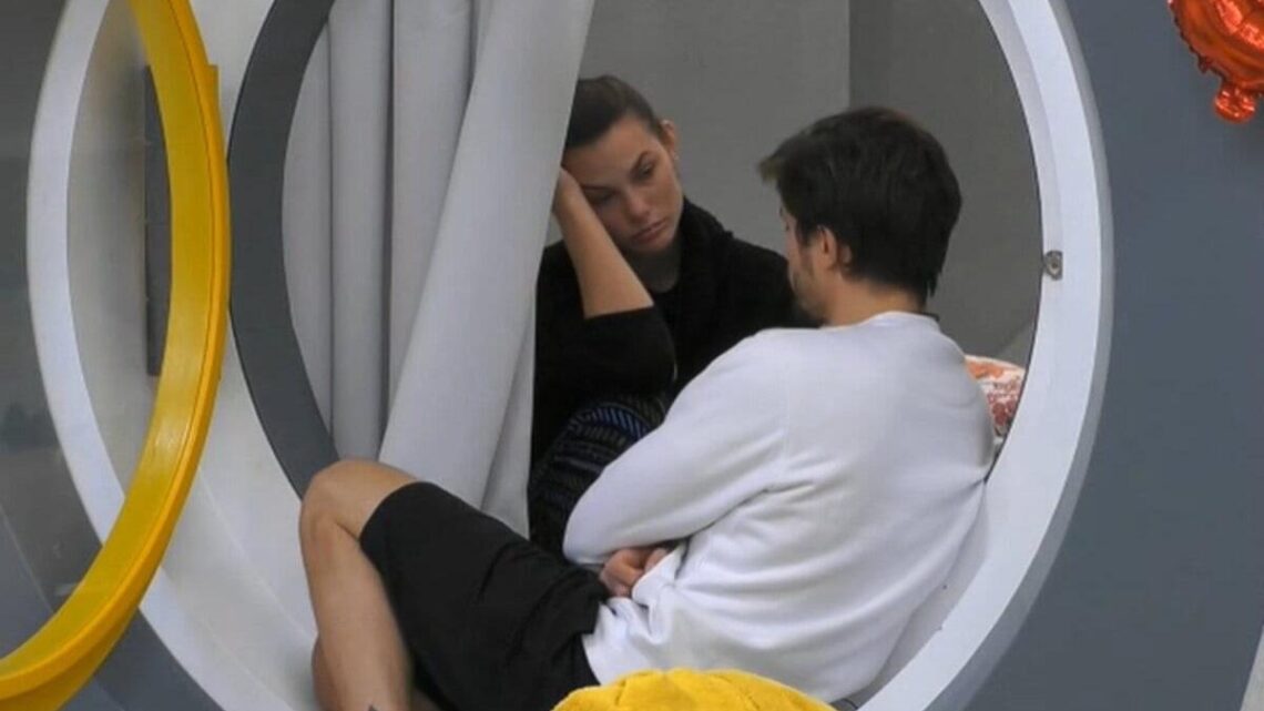 Dayane Mello in lacrime chiede scusa a Zelletta: “Ci sto male”, i due fanno pace Dayane Mello in lacrime chiede scusa a Zelletta: “Ci sto male”, i due fanno pace