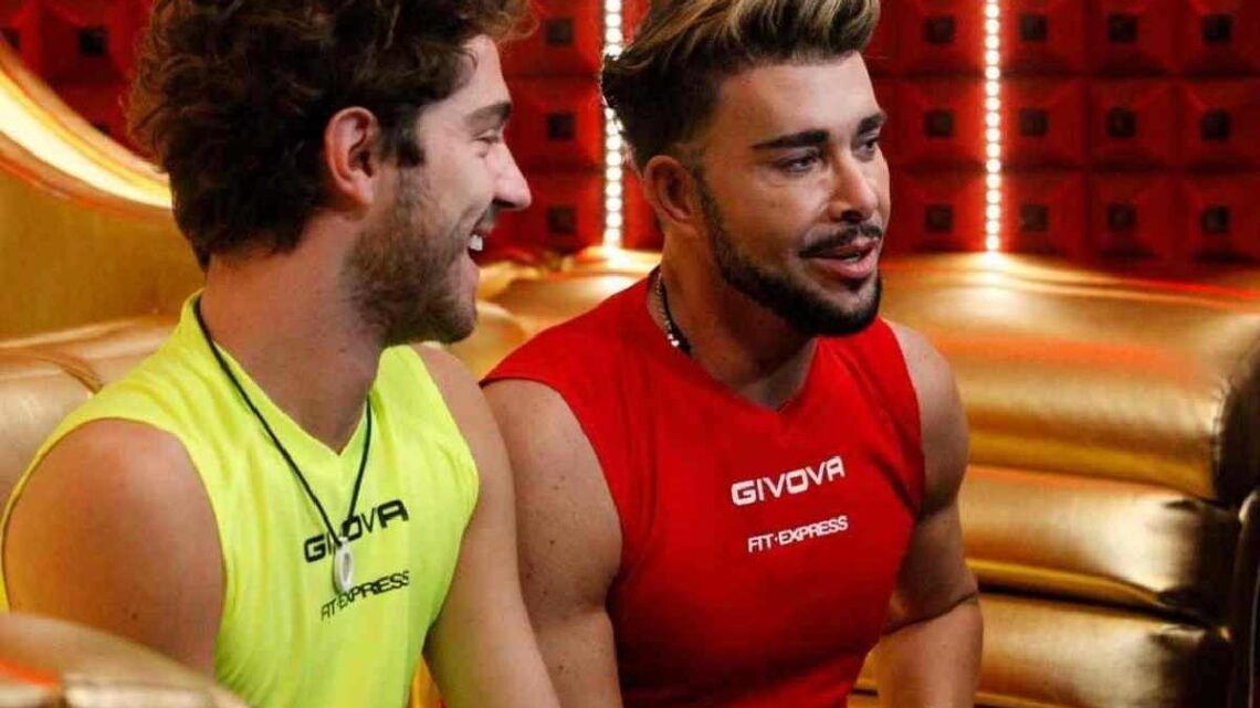 Tommaso Zorzi, Urtis ha una cotta per lui. La reazione del gieffino: “Sono sotto choc” Tommaso Zorzi, Urtis ha una cotta per lui. La reazione del gieffino: “Sono sotto choc”