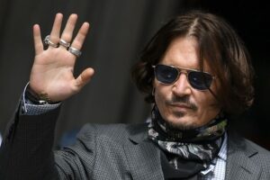 johnny depp pirati dei caraibi jack sparrow disney