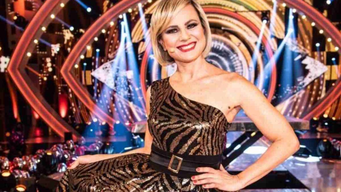 Antonella Elia, ex gieffino la attacca ancora: “Va subito sospesa e tolta dal programma” Antonella Elia, ex gieffino la attacca ancora: “Va subito sospesa e tolta dal programma”