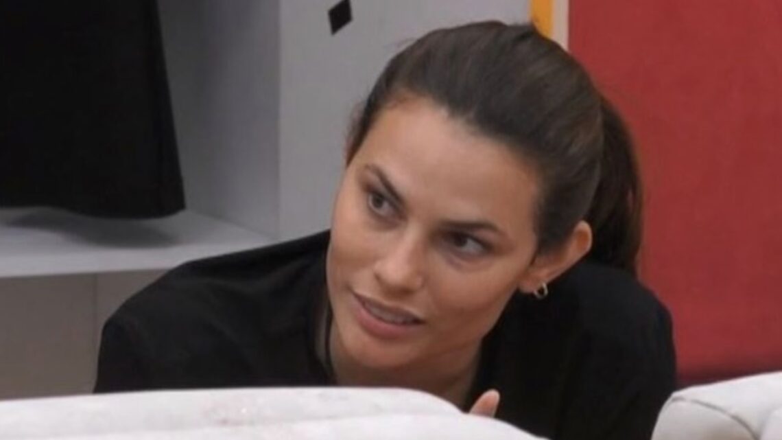 Dayane Mello, confessione choc: “A 16 anni ho provato a togliermi la vita” Dayane Mello, confessione choc: “A 16 anni ho provato a togliermi la vita”