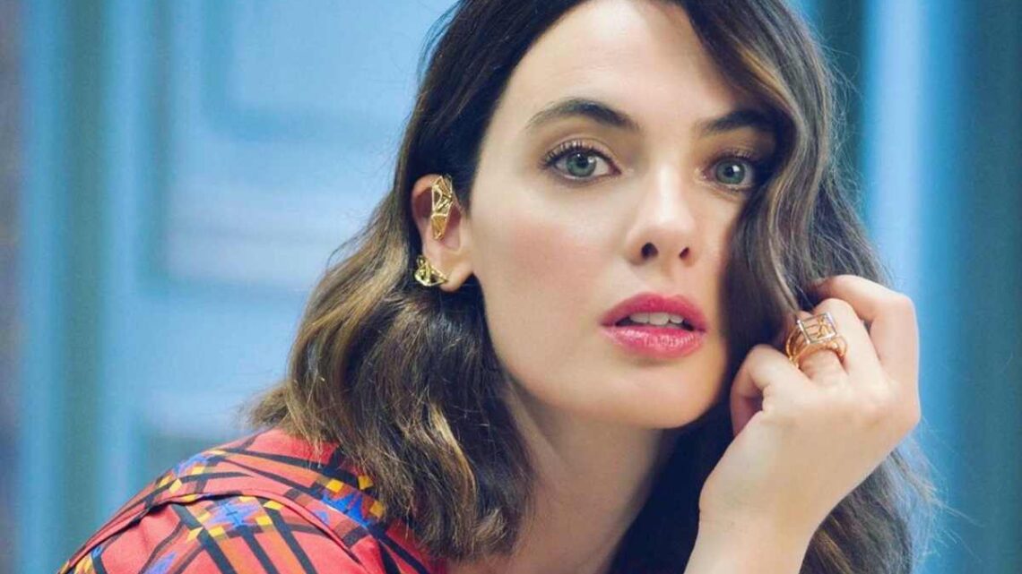 Chi è Enrica Pintore? Oggi l’attrice sarà ospite a Oggi è un altro giorno Chi è Enrica Pintore? Oggi l’attrice sarà ospite a Oggi è un altro giorno