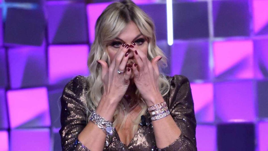 Matilde Brandi torna single: “Marco mi ha lasciata, da mesi frequenta un’altra” Matilde Brandi torna single: “Marco mi ha lasciata, da mesi frequenta un’altra”