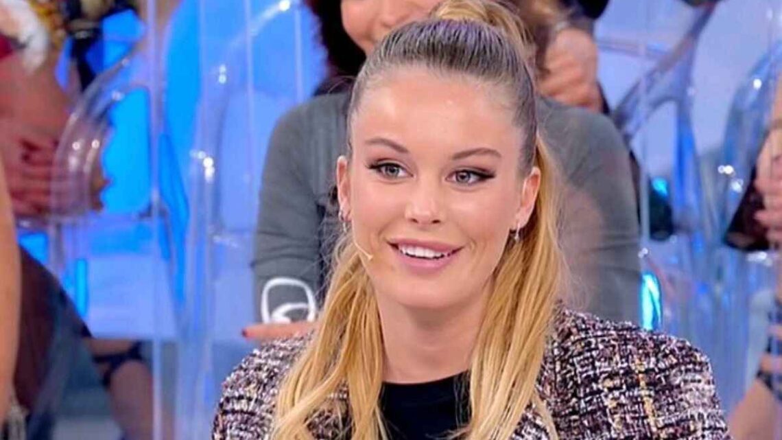 Uomini e Donne, oggi: Sophie bacia Giorgio, Aurora e Giancarlo hanno un accordo? Uomini e Donne, oggi: Sophie bacia Giorgio, Aurora e Giancarlo hanno un accordo?