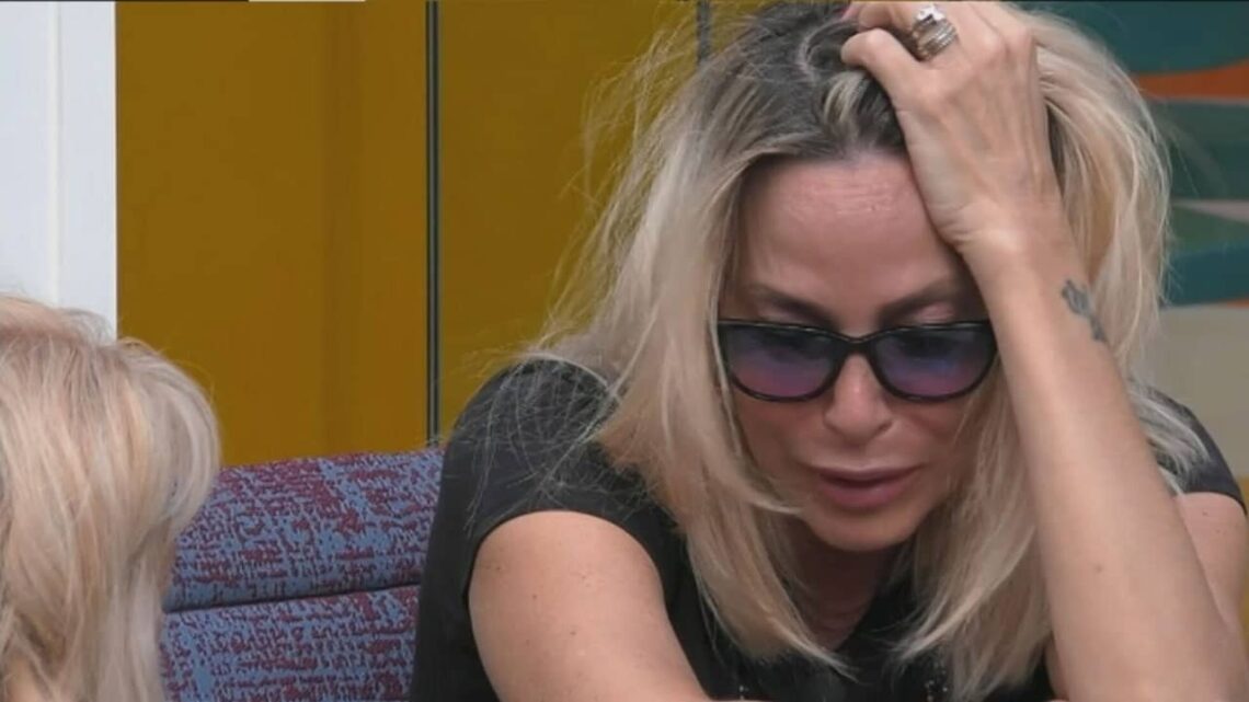 GF Vip, Stefania Orlando minaccia di lasciare la casa, Ruta: “Barrichiamo le porte” GF Vip, Stefania Orlando minaccia di lasciare la casa, Ruta: “Barrichiamo le porte”