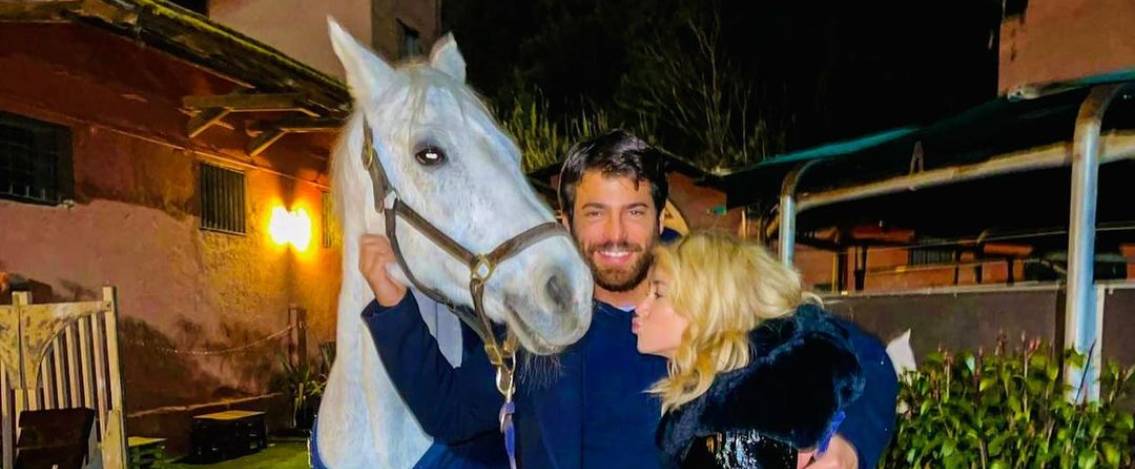 Can Yaman e Diletta Leotta storia d’amore finta? Il dettaglio che spiegherebbe tutto