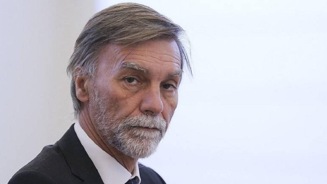 Chi è Graziano Delrio? Età, carriera e vita privata del noto politico Chi è Graziano Delrio? Età, carriera e vita privata del noto politico