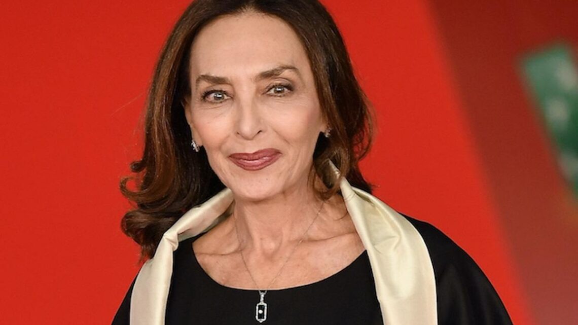 Chi è Maria Rosaria Omaggio? Età e carriera dell’attrice, cantante e scrittrice Chi è Maria Rosaria Omaggio? Età e carriera dell’attrice, cantante e scrittrice