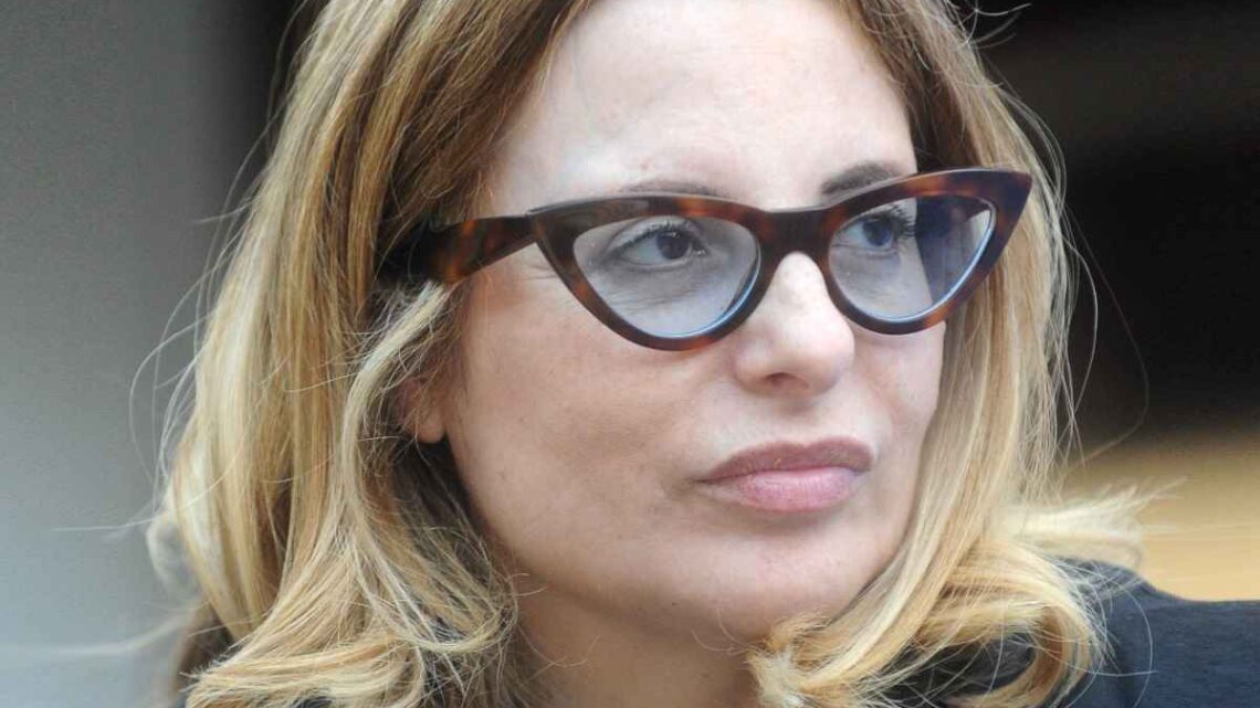 Chi è Teresa Ciabatti? Età e carriera della scrittrice arrivata in finale al premio Strega 2017 Chi è Teresa Ciabatti? Età e carriera della scrittrice arrivata in finale al premio Strega 2017