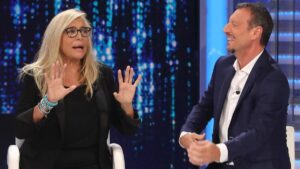 Domenica In, Amadeus fa uno spoiler su Sanremo 2021: ci potrebbe essere Mara Venier Domenica In, Amadeus fa uno spoiler su Sanremo 2021: ci potrebbe essere Mara Venier